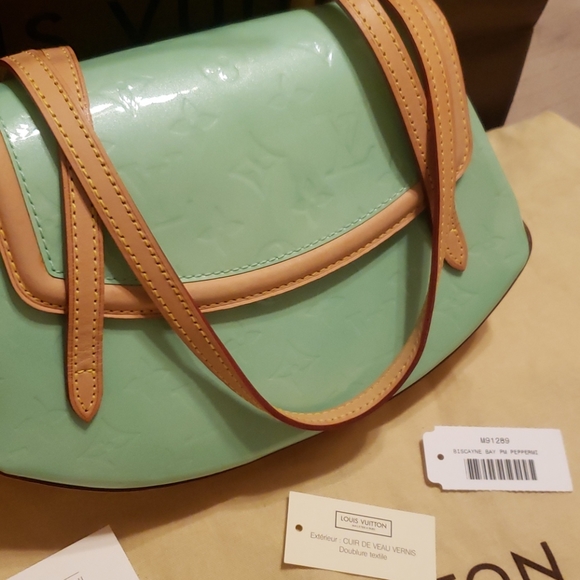 Louis Vuitton small bag - Picture 2 of 6